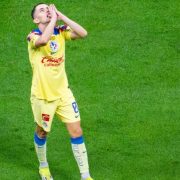 Jugador clave con el América para la 14 y la 15, fichará con un club del fútbol de Arabia Saudita, por una cifra millonaria.