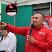 El candidato de la coalición Fuerza y Corazón por México (PRI-PAN-PRD) a la Diputación Federal por el III Distrito Sergio Vadillo, conoció y registró las necesidades de los vecinos.