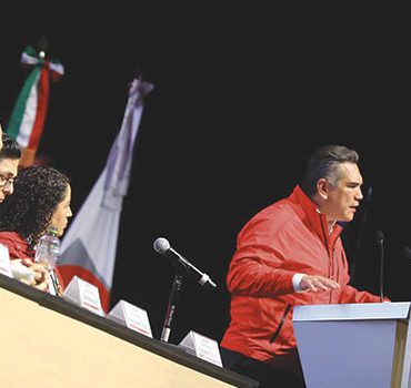 Alejandro Moreno lidera al PRI