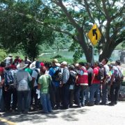 Trabajadores paralizan obra de Chicoasén II