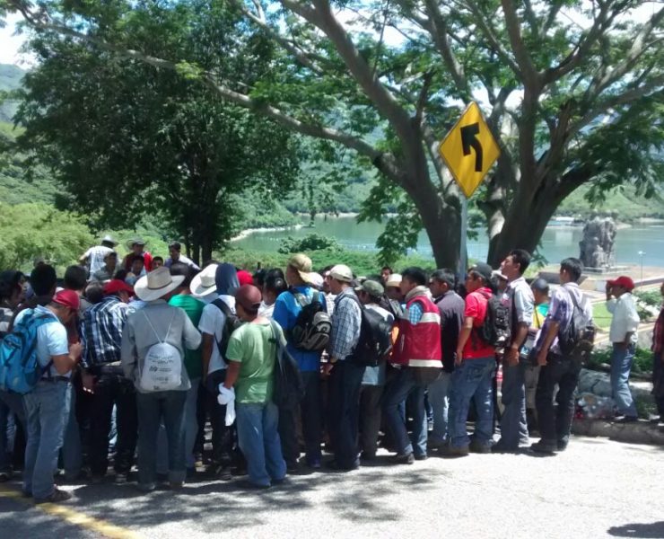 Trabajadores paralizan obra de Chicoasén II