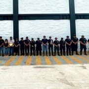 Detienen a 21 policías