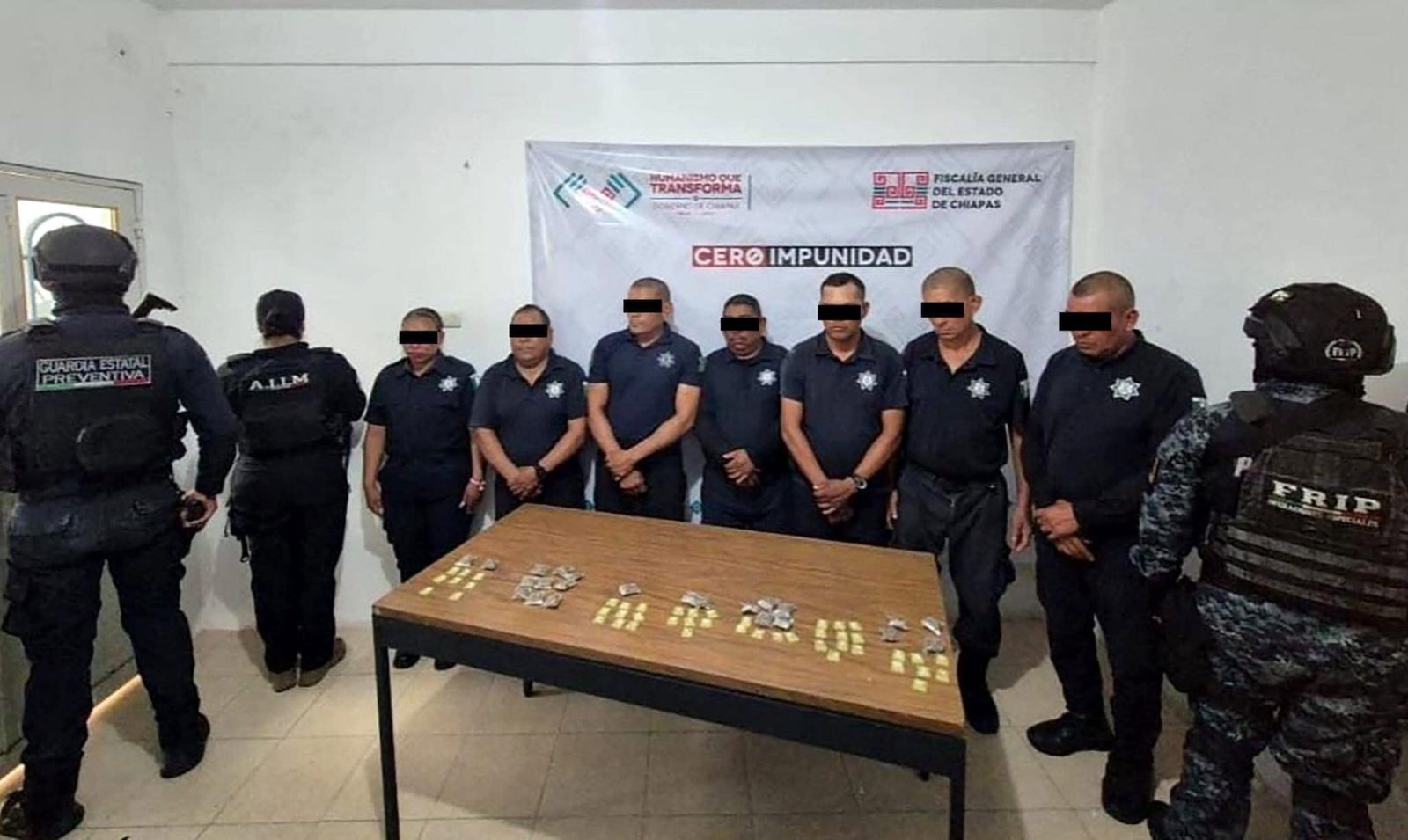 siete policías