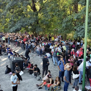 Miles de migrantes